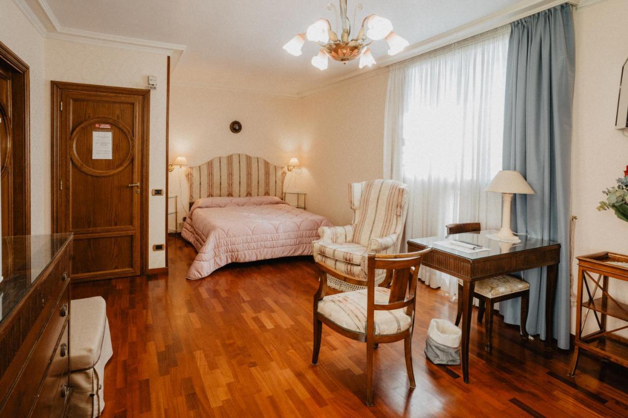 Villa Luigi XVI Taranto Luaran gambar
