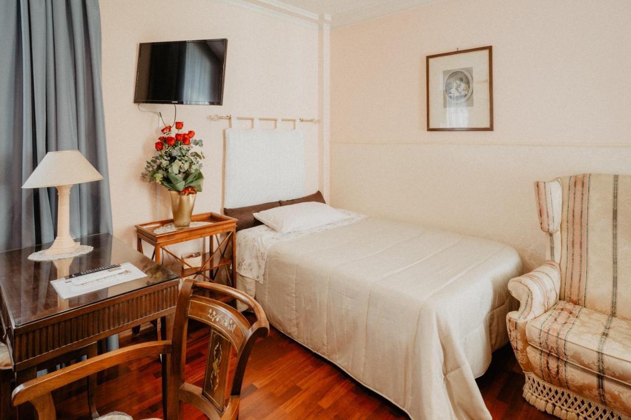 Villa Luigi XVI Taranto Luaran gambar